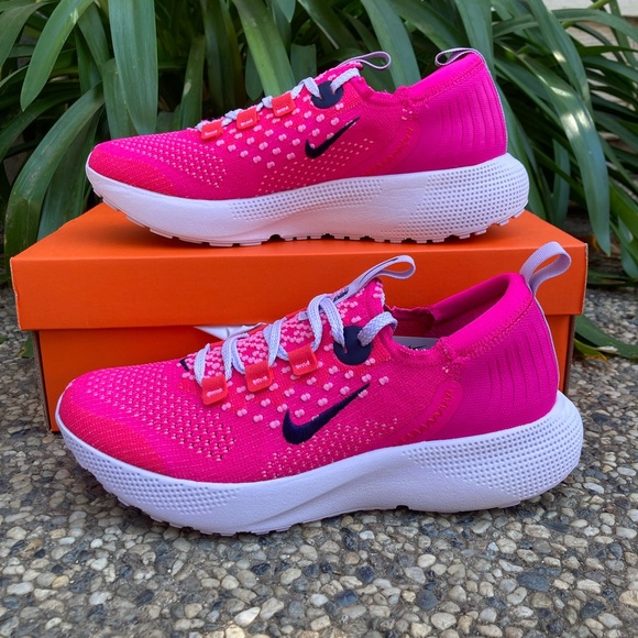 Nike React Escape Run Flyknit - Picture 2 of 7